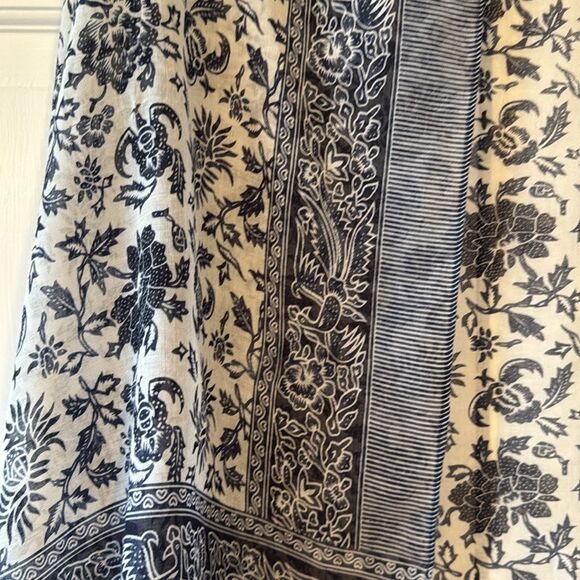 NWT 2 CHIC BLUE WHITE FLORAL WRAP SARONG SCARF COVERUP TASSELS SHEER BOHO - Picture 2 of 7